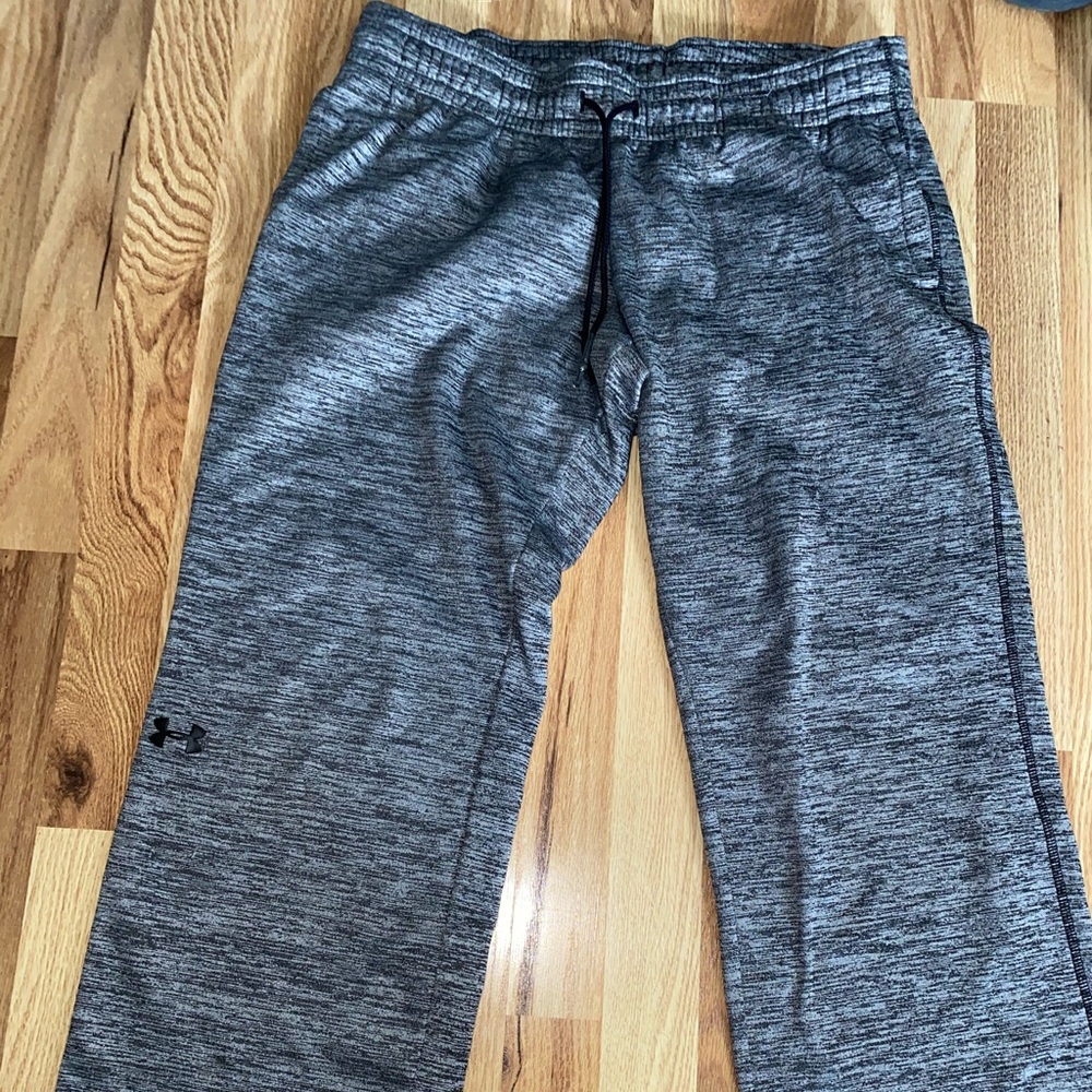 Women’s under Armour gray sweats size large